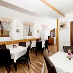 בית הארחה Casa Dealul Melcilor *